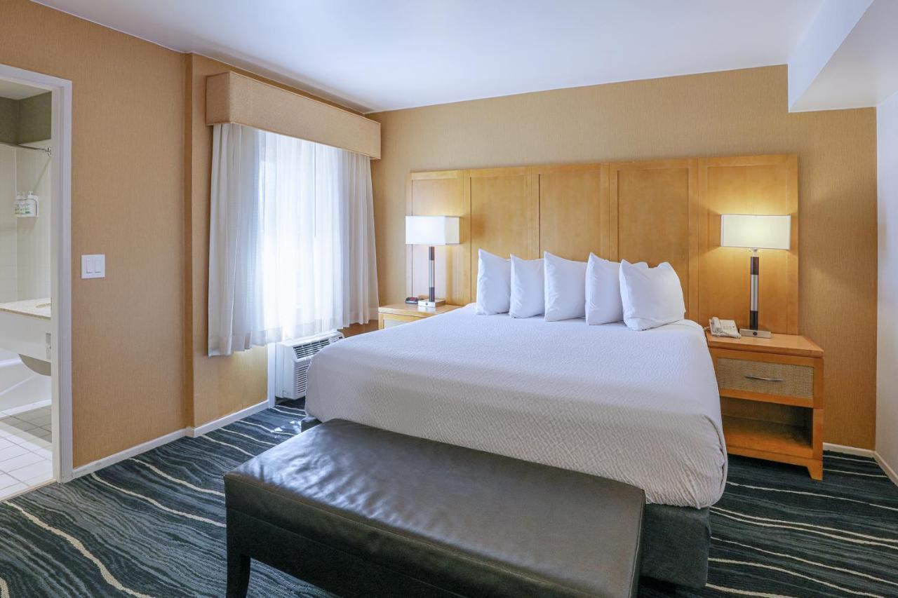 Ramada By Wyndham Costa Mesa/Newport Beach Exterior foto